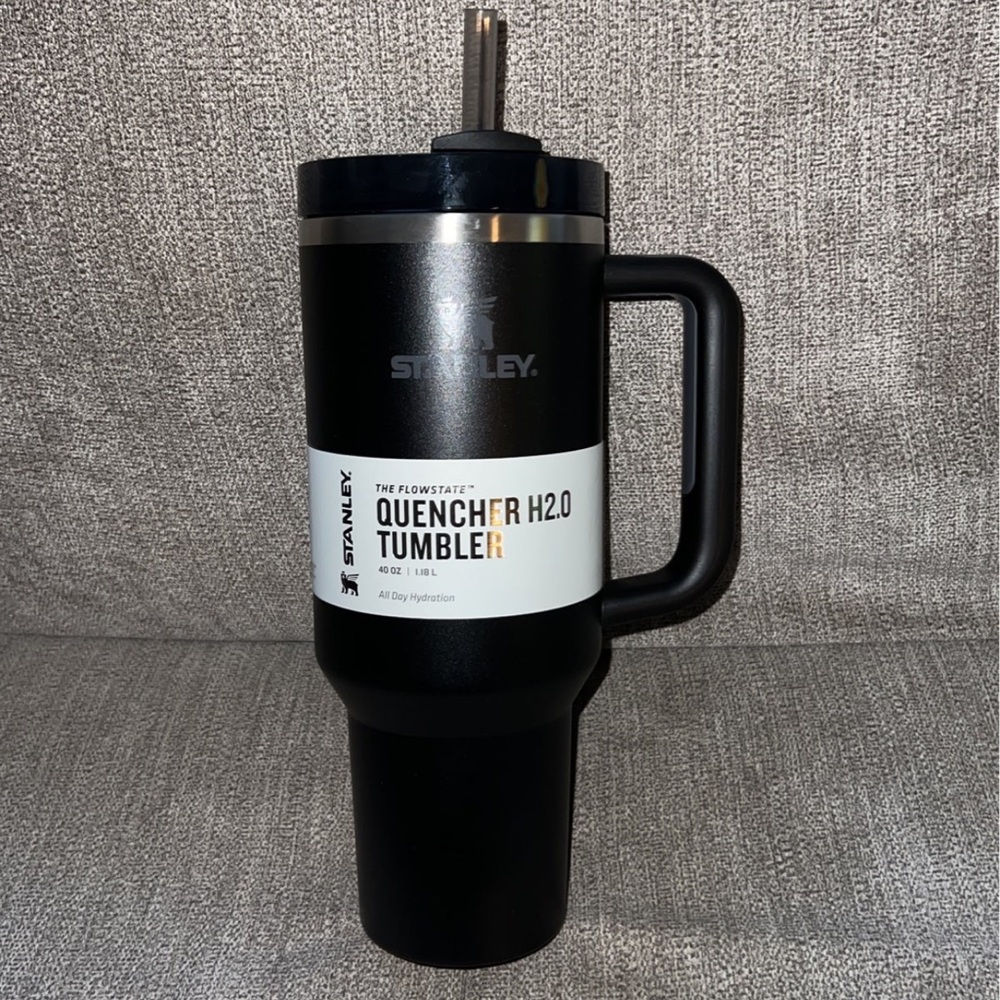 NWT Stanley 40oz Tumbler Black